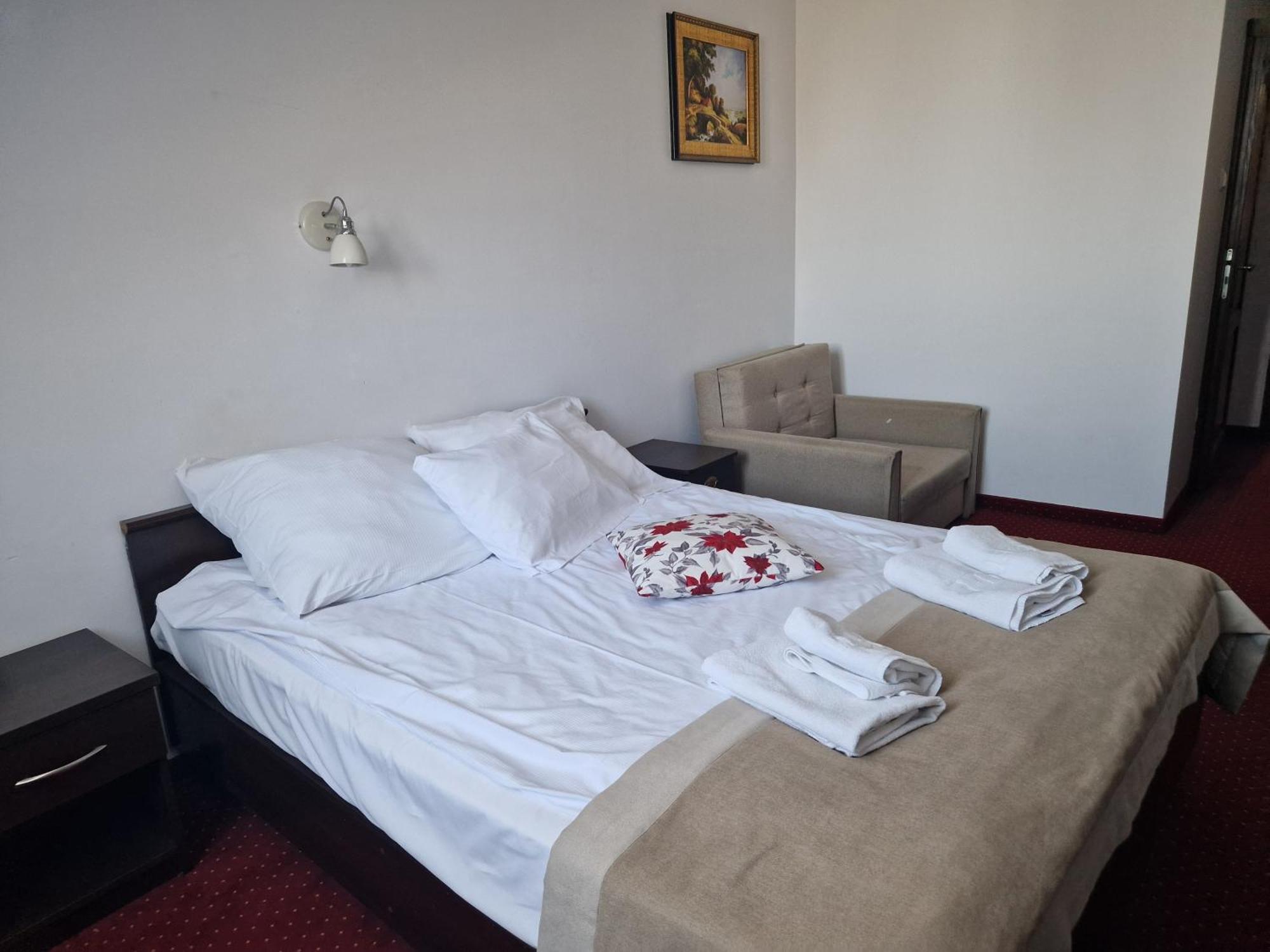 Korona Palace Leznica Wielka Экстерьер фото